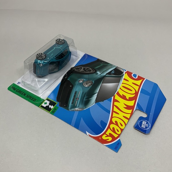Hot Wheels Fiat 500e HW green speed car toy new by Mattel 144/250 - Picture 8 of 17
